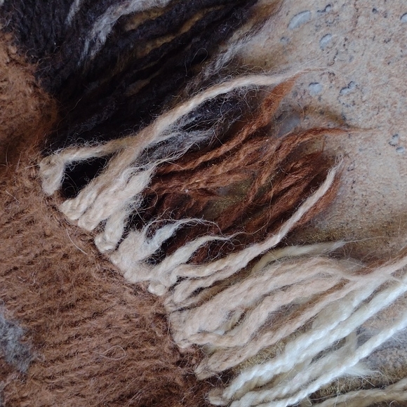 Boho sweater poncho with fringe - Picture 5 of 5